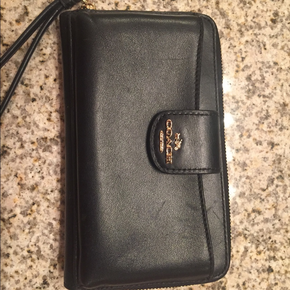 💥SOLD💥 Authentic Coach iPhone Wallet